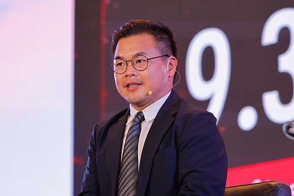 7006 AIA 5 Eric Lu