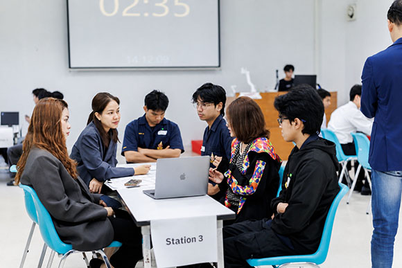 8212 AIS Academy 2