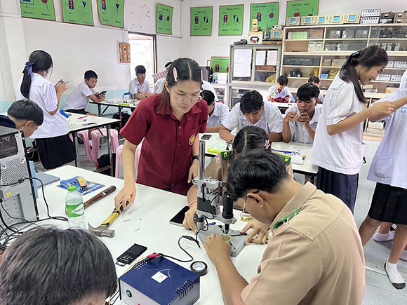 9170 สมศ ครูกุ๊กไก่ 1