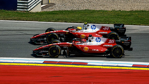 10072 รถแข่งทีม Scuderia Ferrari HP