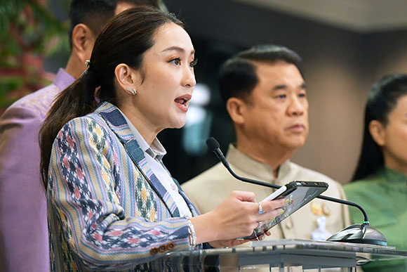 ร่างพระราชกฤษฎีกาว่าด้วยปริญญาในสาขาวิชา อักษรย่อสำหรับสาขาวิชา ครุยวิทยฐานะ เข็มวิทยฐานะ และครุยประจำตำแหน่งของมหาวิทยาลัยราชภัฏสุราษฎร์ธานี (ฉบับที่ ..) พ.ศ. ....