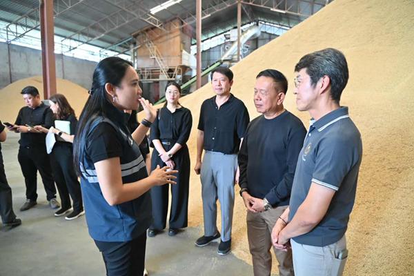 พาณิชย์ ลงพื้นที่ จ.อุบลราชธานี ติดตามโครงการชดเชยดอกเบี้ยโรงสีซื้อข้าวเก็บสต๊อก