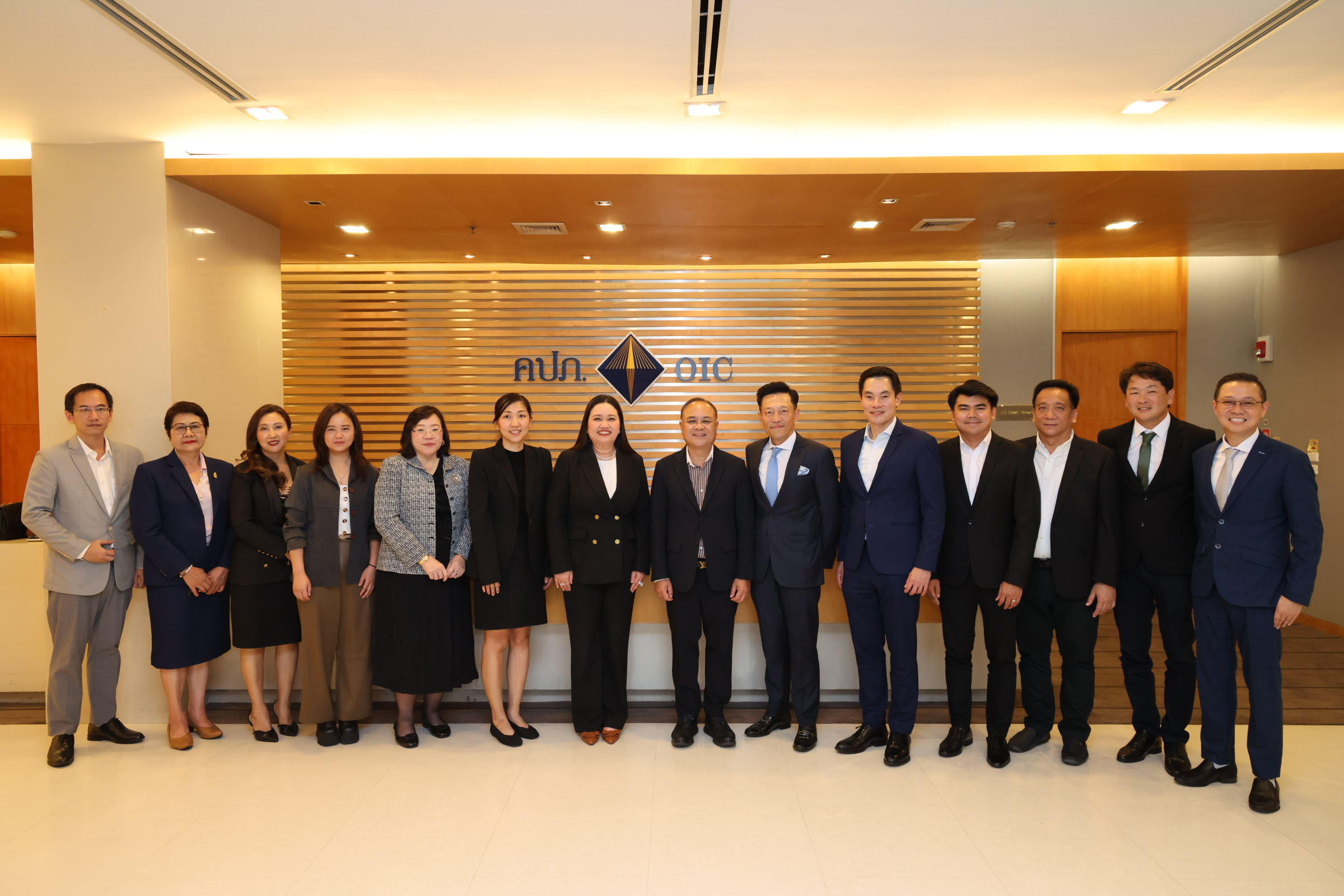 นายกสมาคมนายหน้าประกันภัยไทย นำทีมคณะกรรมการบริหารชุดใหม่  เข้าพบเลขาธิการ คปภ. รับนโยบายพัฒนาธุรกิจประกันภัย